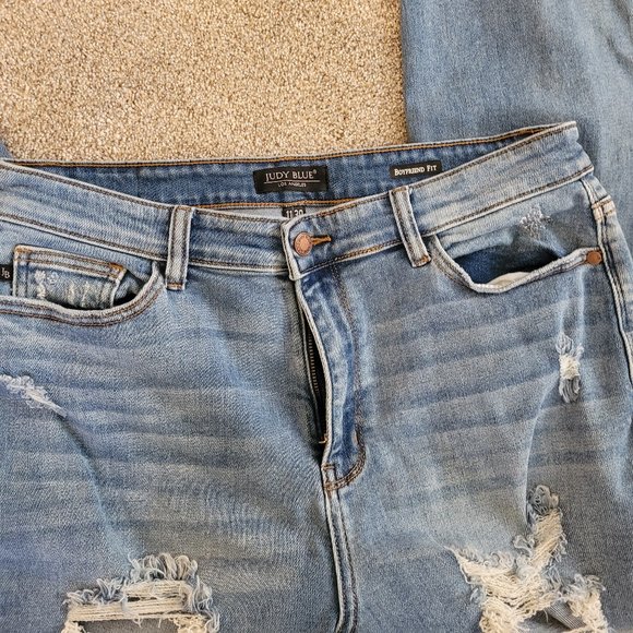 Judy Blue Boyfriend Fit - Picture 2 of 4